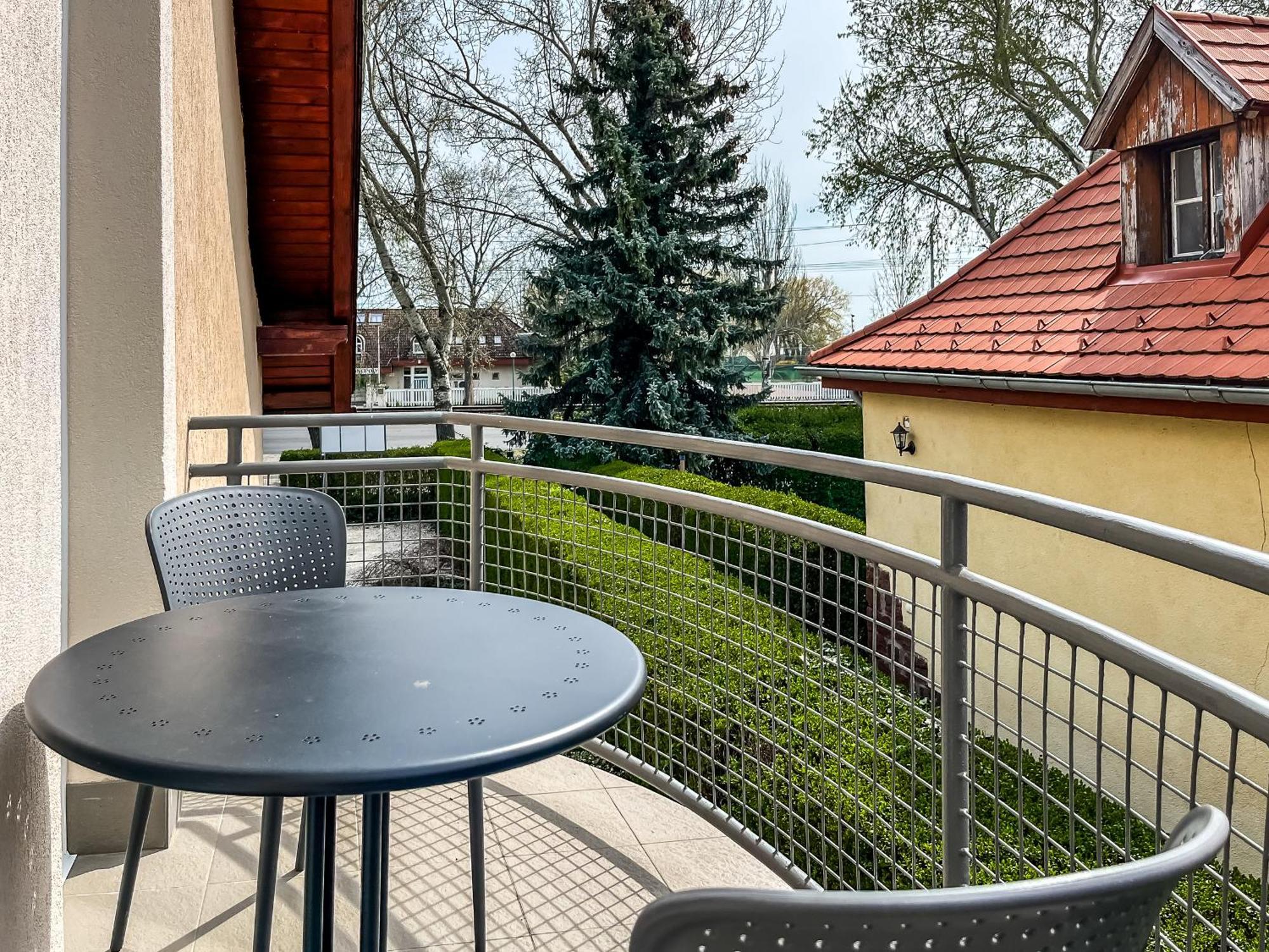 Villa 21 Boutique Rooms Balatonalmádi Exterior foto